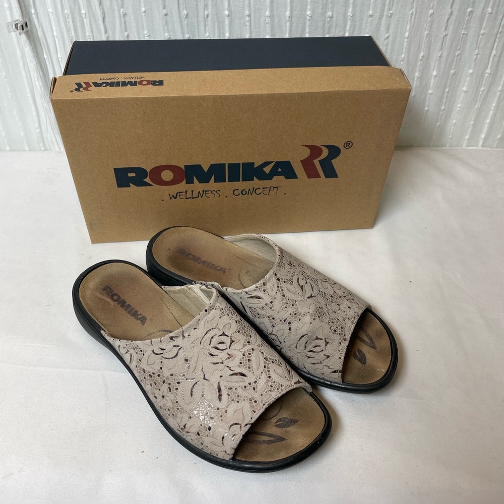 Romika Ibiza floral cut out Beige sand sandals slides 37/6.5-7 rare find